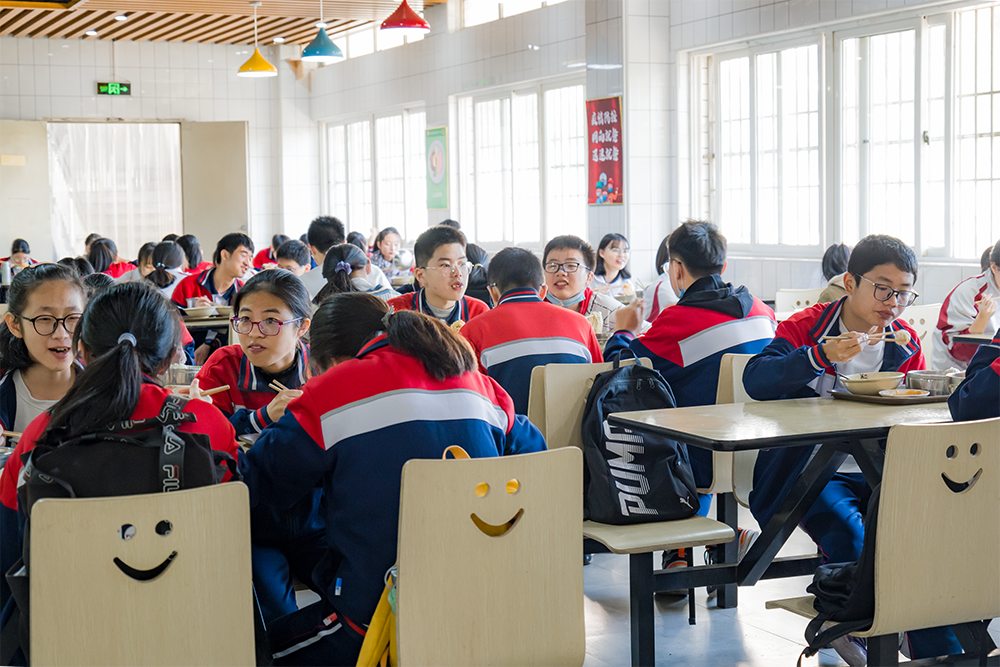 学校食堂承包,满足学生味蕾,助力校园文化.png