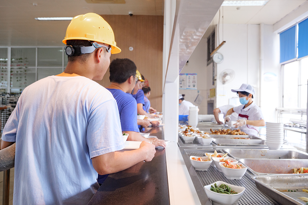 工厂饭堂外包，提升效率与保障食品质量双赢的选择.png
